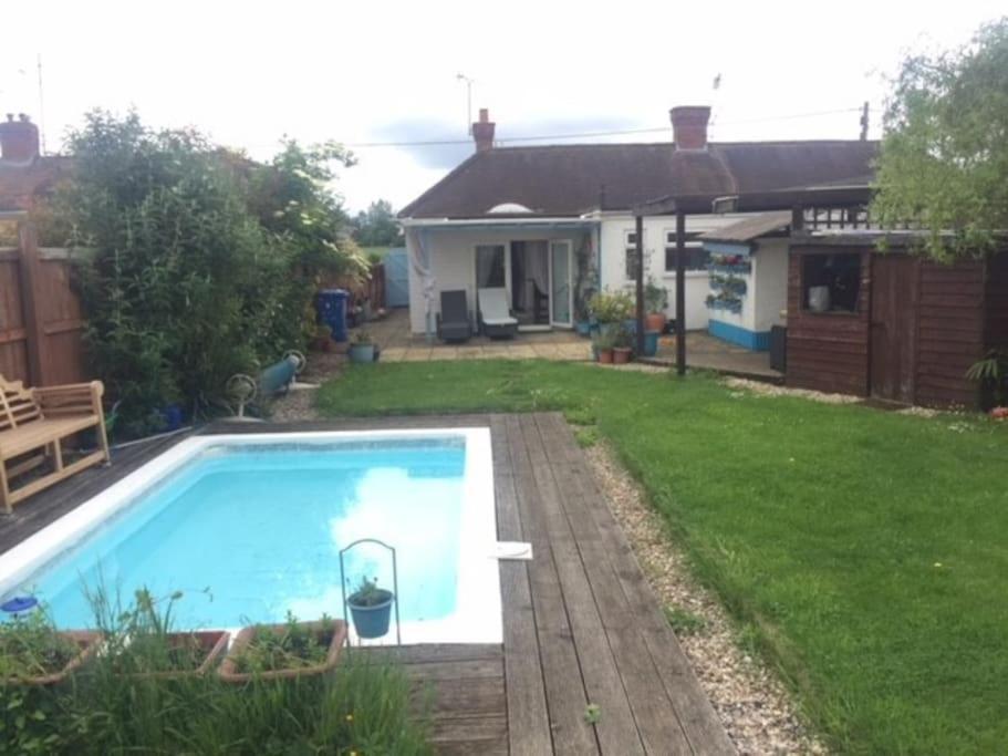 Modern Bungalow With Private Swimming Pool Maidenhead Exterior foto